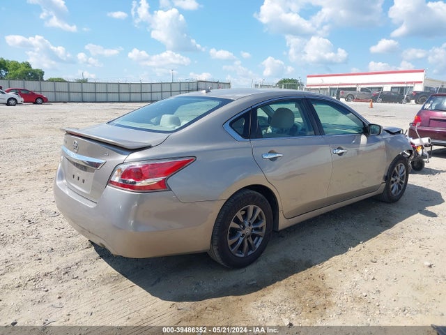 Nissan Altima 2.5 S 2015 1N4AL3APXFC443682 Image 4