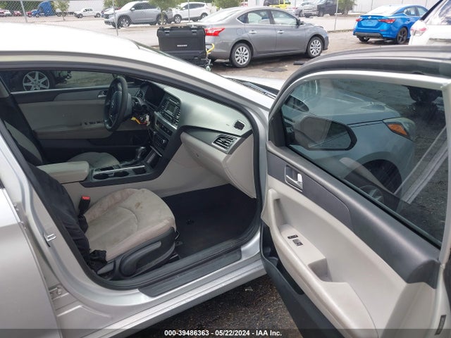 Hyundai Sonata 2017 5NPE24AF1HH570890 Image 5