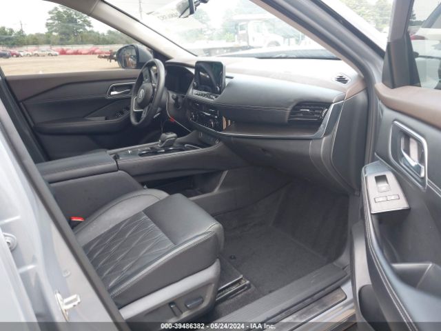 JN8BT3DC4NW120348 Nissan Rogue Platinum Fwd