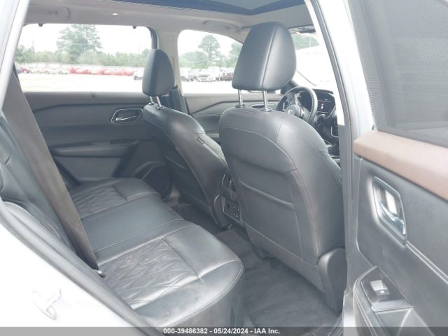 JN8BT3DC4NW120348 Nissan Rogue Platinum Fwd