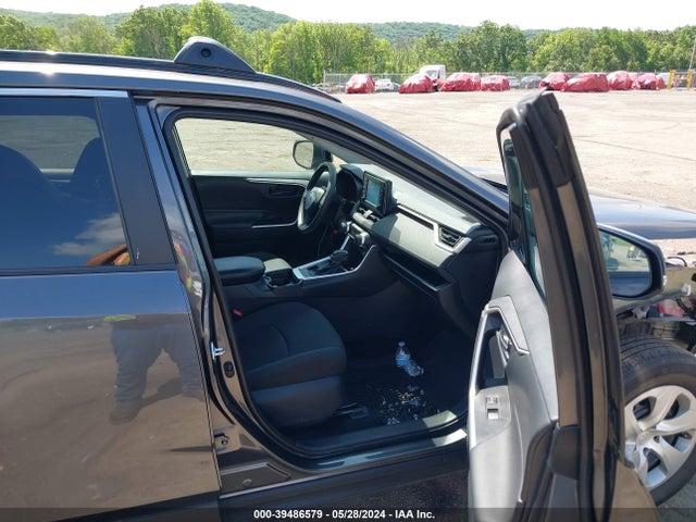 Toyota RAV4 LE 2019 2T3G1RFV4KC015068 Image 5