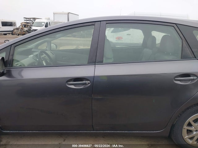 Toyota Prius V Four 2015 JTDZN3EU6FJ030158 Image 14