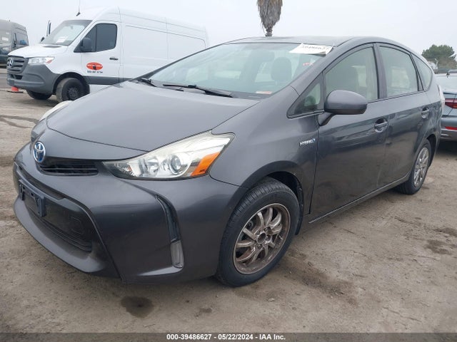 Toyota Prius V Four 2015 JTDZN3EU6FJ030158 Image 2