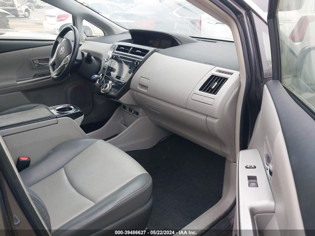 Toyota Prius V Four 2015 JTDZN3EU6FJ030158 Image 5
