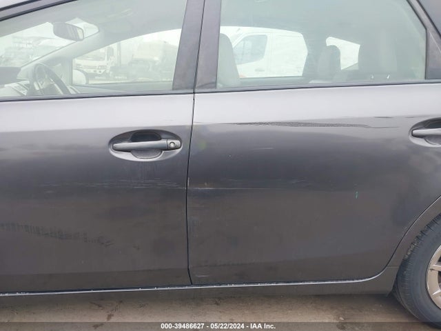 Toyota Prius V Four 2015 JTDZN3EU6FJ030158 Image 6