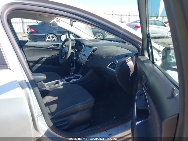 Chevrolet Cruze Ls Auto 2017 1G1BC5SM6H7203144 Image 5
