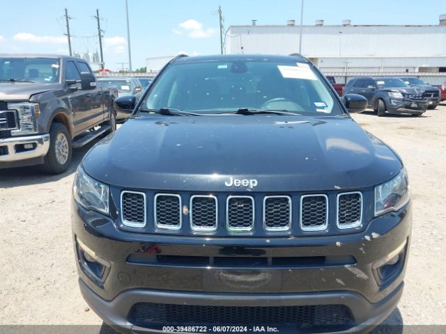 3C4NJCBB9JT248304 Jeep Compass Latitude Fwd