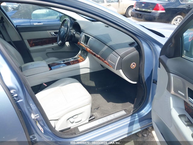 2009 JAGUAR XF SAJWA06B69HR17654 Photo 4