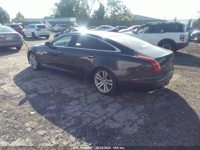 2012 JAGUAR XJ SAJWA2GB9CLV29428 Photo 2