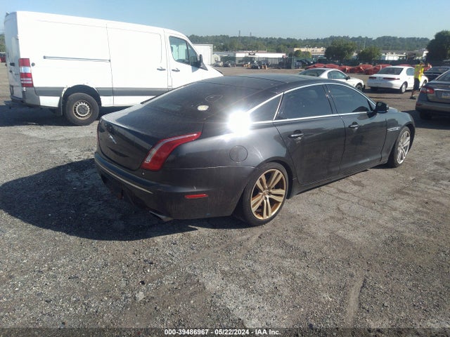 2012 JAGUAR XJ SAJWA2GB9CLV29428 Photo 3