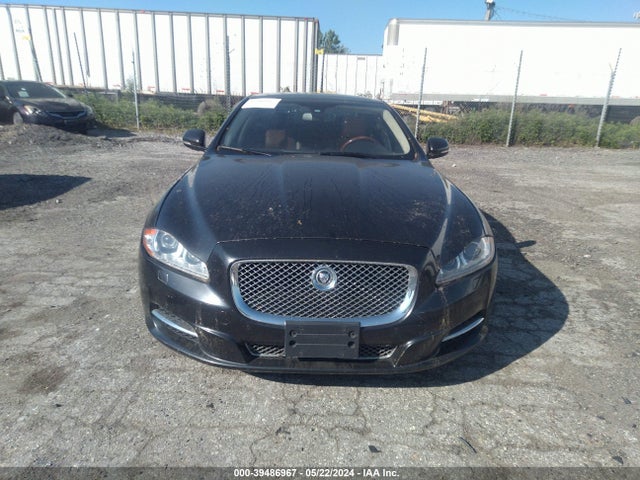 2012 JAGUAR XJ SAJWA2GB9CLV29428 Photo 5