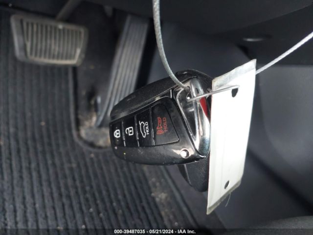 5NMZUDLB3HH051679 Hyundai Santa Fe Sport 2.4l