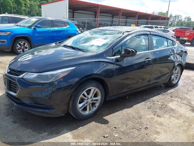 Chevrolet Cruze Lt Auto 2018 1G1BE5SM8J7183642 Image 2