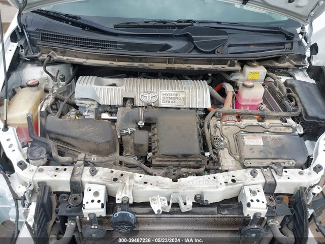 Toyota Prius Two 2015 JTDKN3DU4F1945223 Image 10