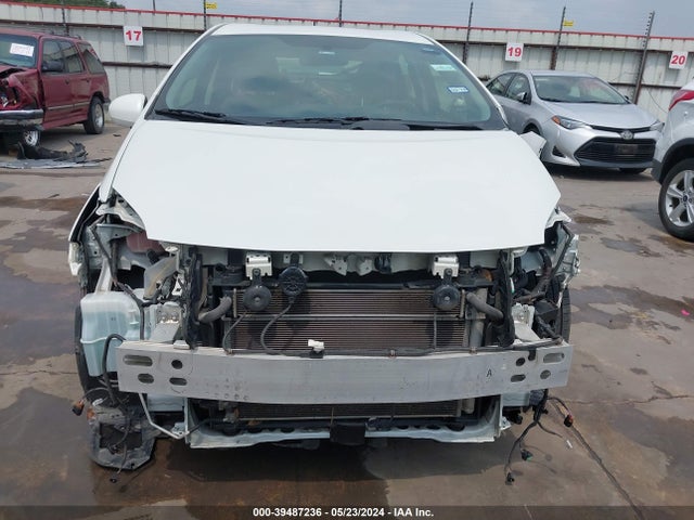 Toyota Prius Two 2015 JTDKN3DU4F1945223 Image 13