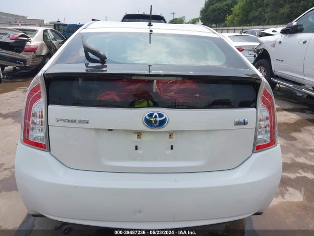 Toyota Prius Two 2015 JTDKN3DU4F1945223 Image 17