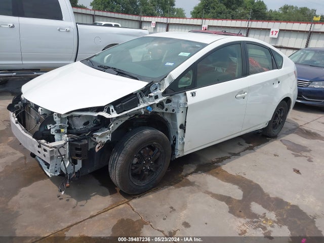 Toyota Prius Two 2015 JTDKN3DU4F1945223 Image 2
