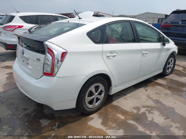 Toyota Prius Two 2015 JTDKN3DU4F1945223 Image 4
