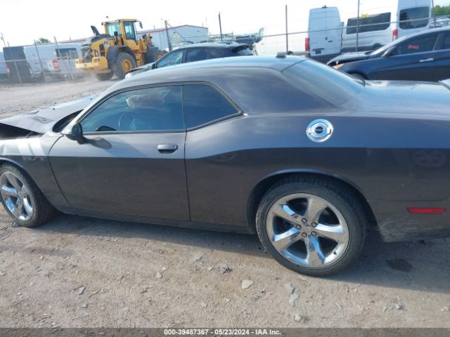 2C3CDYBT7EH196579 Dodge Challenger R/t Plus