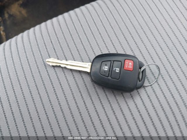 JTMRFREV4FJ024190 Toyota Rav4 Xle