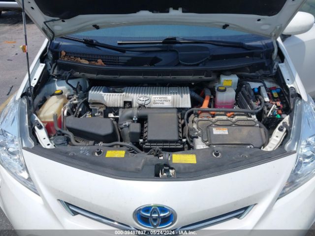 JTDZN3EU7E3333260 Toyota Prius V Five