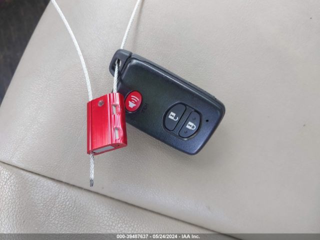 JTDZN3EU7E3333260 Toyota Prius V Five