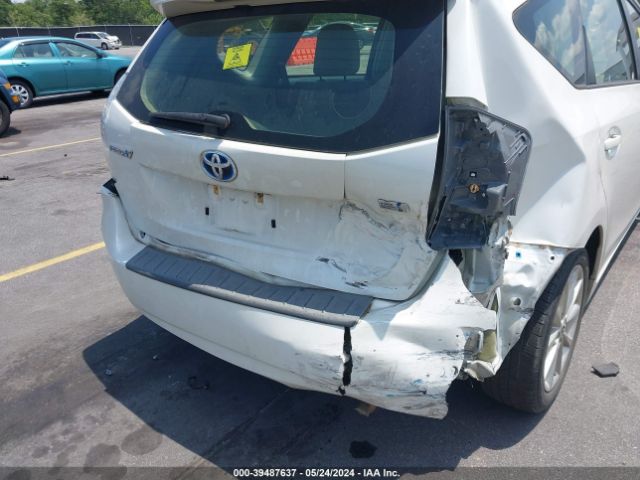 JTDZN3EU7E3333260 Toyota Prius V Five