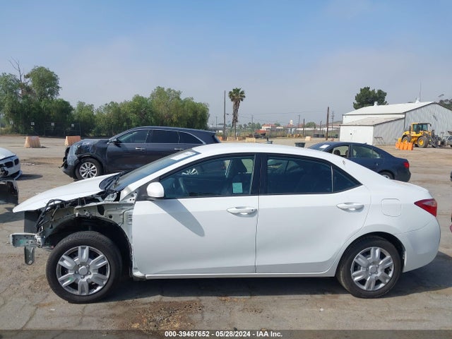 Toyota COROLLA LE 2018 5YFBURHE9JP800160 Image 14