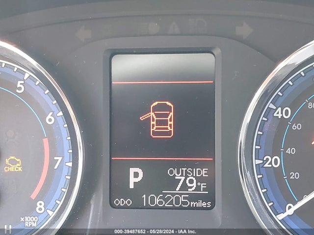 Toyota COROLLA LE 2018 5YFBURHE9JP800160 Image 15