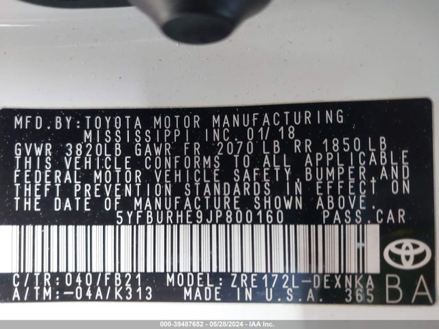 Toyota COROLLA LE 2018 5YFBURHE9JP800160 Image 9