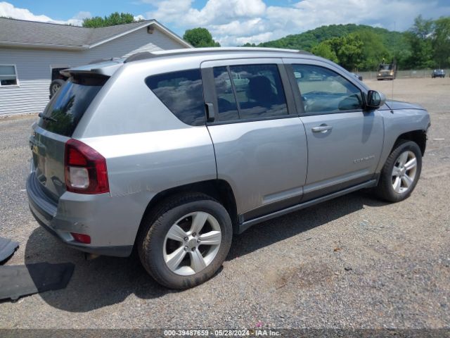 1C4NJDEB4GD781600 Jeep Compass Latitude
