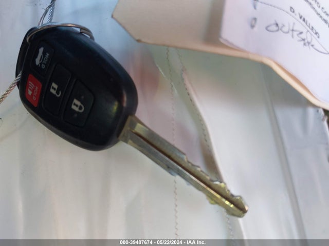 Toyota Corolla Le Plus 2016 5YFBURHE3GP532196 Image 11