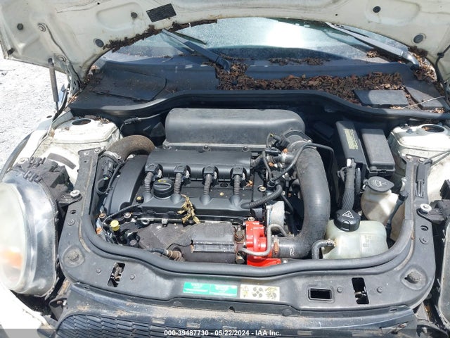 2010 MINI COOPER S WMWMF7C50ATZ70556 Photo 9