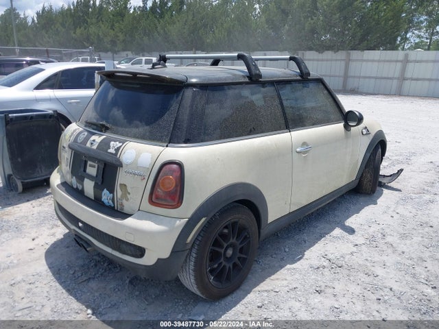 2010 MINI COOPER S WMWMF7C50ATZ70556 Photo 3