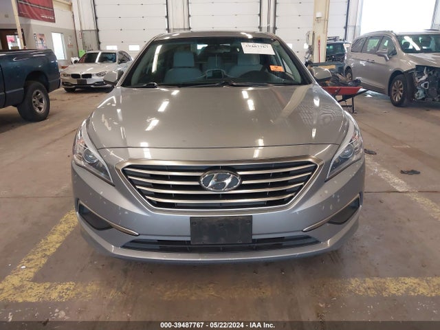 Hyundai SONATA SE 2017 5NPE24AF5HH559553 Image 12