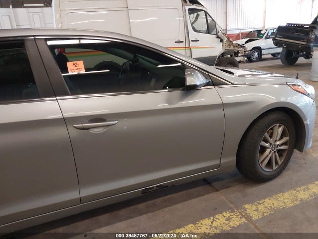 Hyundai SONATA SE 2017 5NPE24AF5HH559553 Image 16