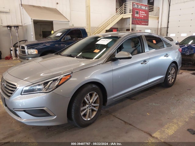 Hyundai SONATA SE 2017 5NPE24AF5HH559553 Image 2