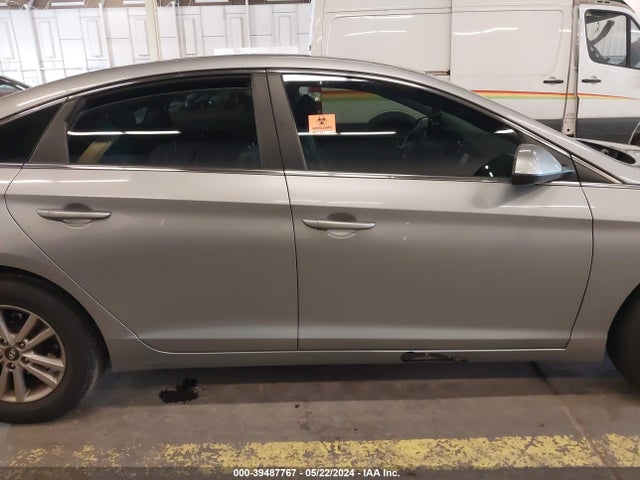 Hyundai SONATA SE 2017 5NPE24AF5HH559553 Image 5