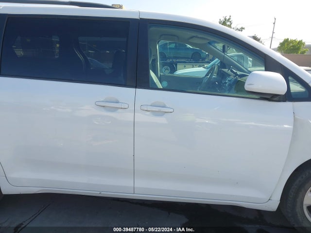 Toyota Sienna Le V6 8 Passenger 2014 5TDKK3DC6ES445517 Image 13