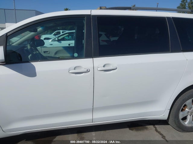 Toyota Sienna Le V6 8 Passenger 2014 5TDKK3DC6ES445517 Image 14