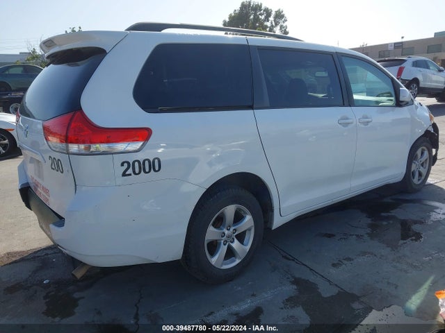 Toyota Sienna Le V6 8 Passenger 2014 5TDKK3DC6ES445517 Image 4