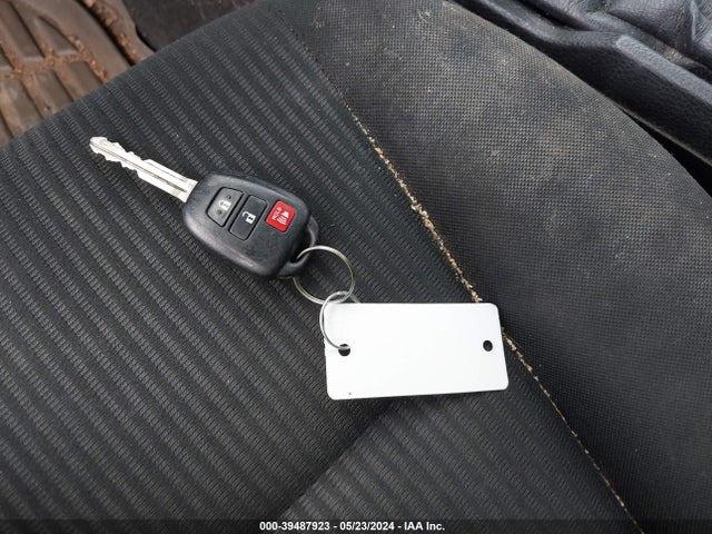Toyota RAV4 LE 2017 2T3ZFREV1HW355491 Image 11