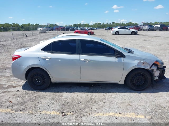 Toyota COROLLA LE 2018 5YFBURHE2JP843089 Image 13