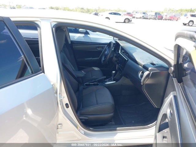 Toyota COROLLA LE 2018 5YFBURHE2JP843089 Image 5