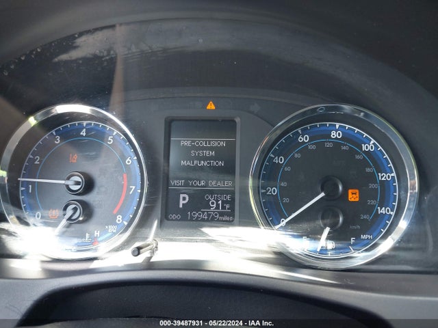 Toyota COROLLA LE 2018 5YFBURHE2JP843089 Image 7