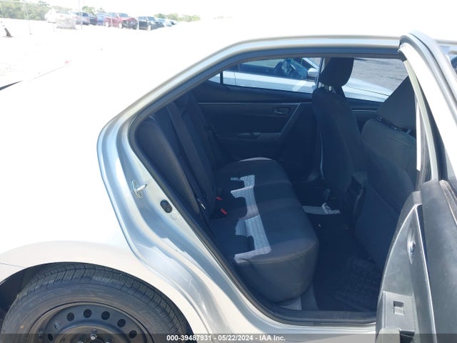 Toyota COROLLA LE 2018 5YFBURHE2JP843089 Image 8