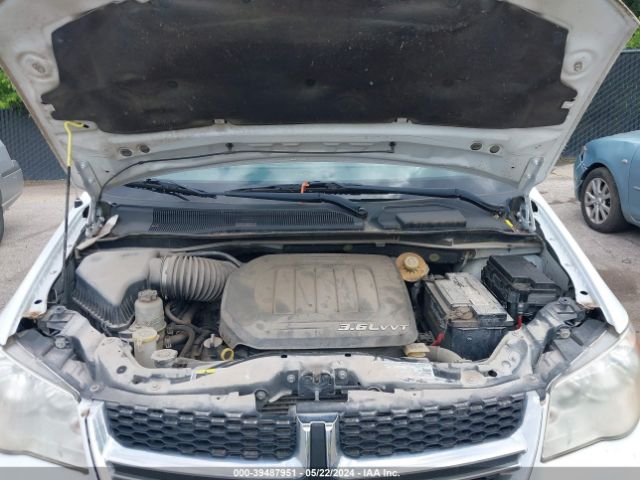 2C4RDGBG2ER193313 Dodge Grand Caravan Se