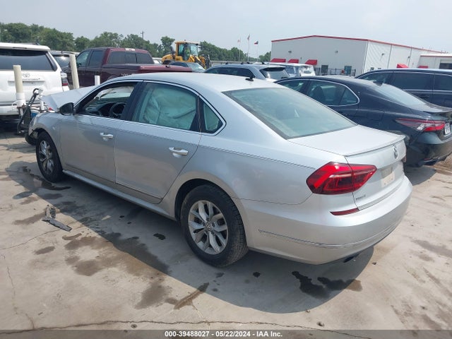 1VWAT7A33HC022479 Volkswagen Passat 1.8t S
