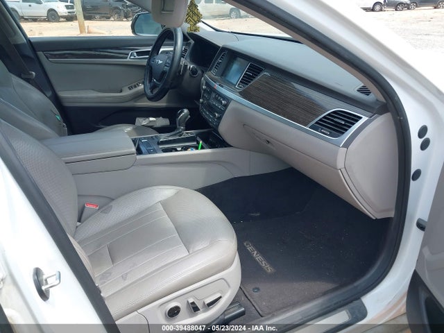 Hyundai Genesis 3.8 2015 KMHGN4JE8FU102886 Image 5