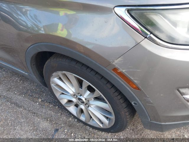 5LMCJ3C95HUL24838 Lincoln Mkc Reserve